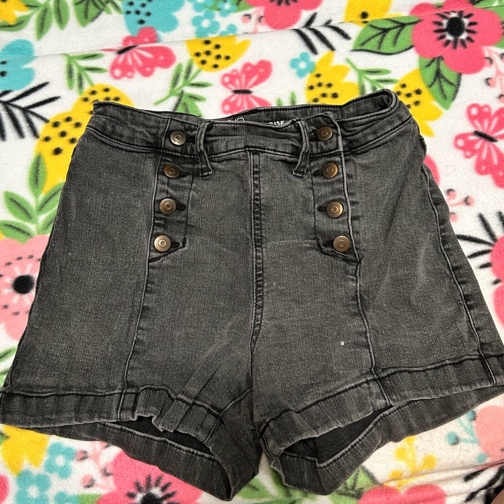 No Boundaries High Rise Shorts